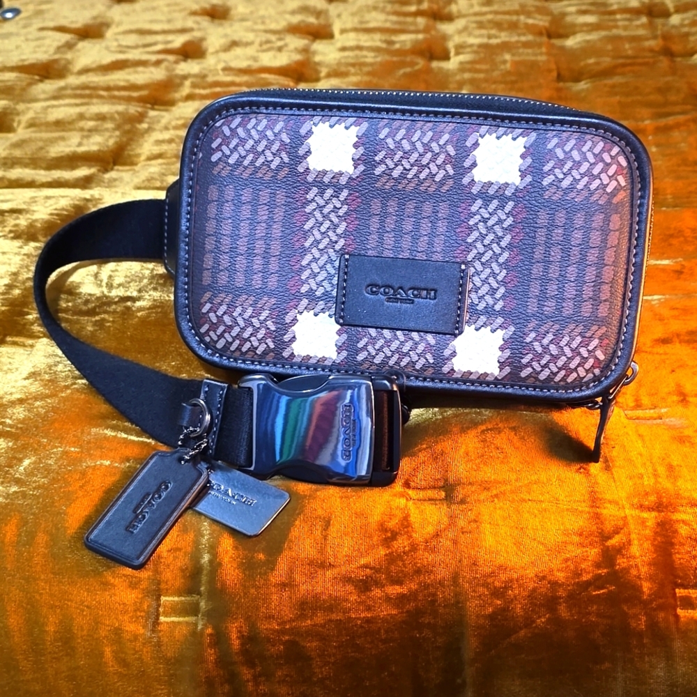 Wyatt Belt Bag In Signature Canvas